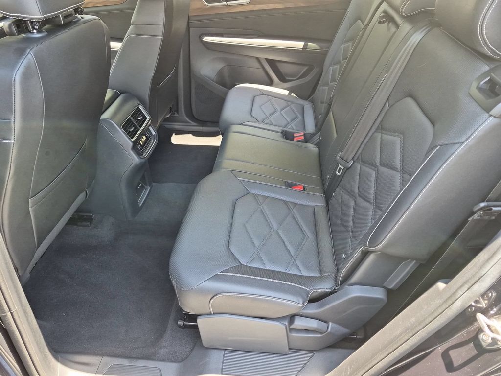 2025 Volkswagen Atlas SE w/Tech - Photo 27