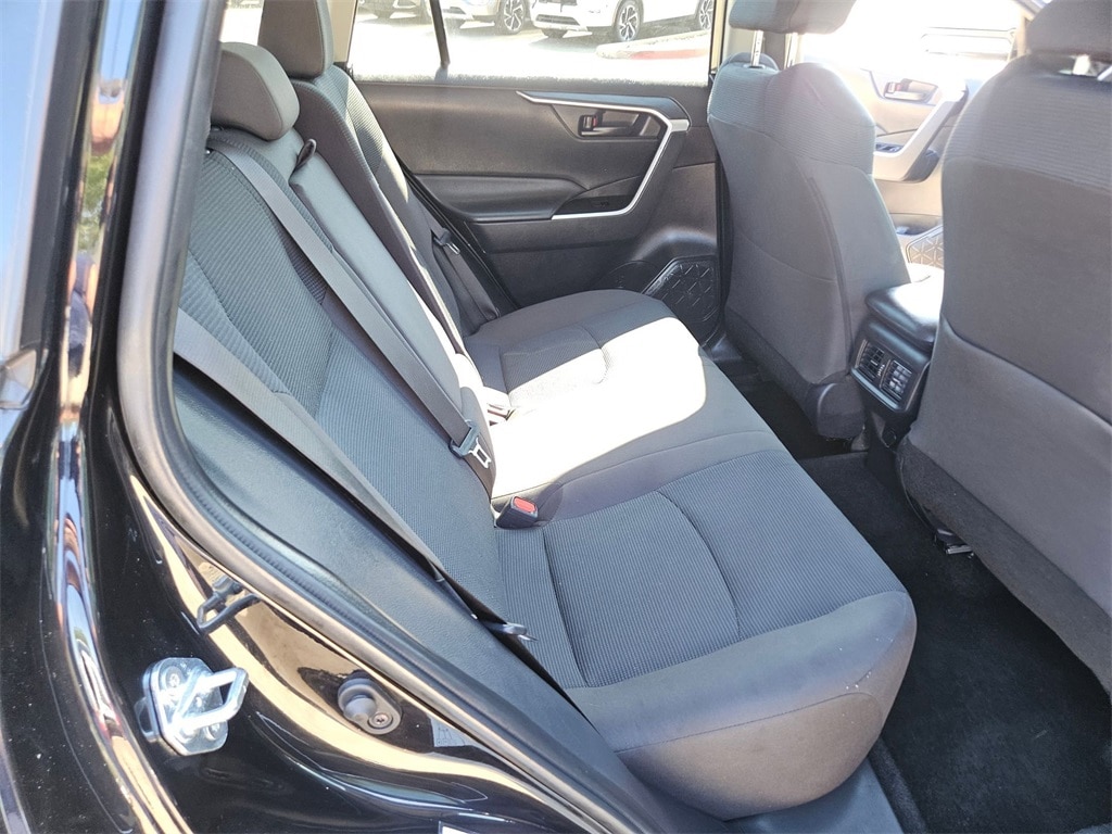 Thumbnail: 2025 Toyota RAV4 - 27