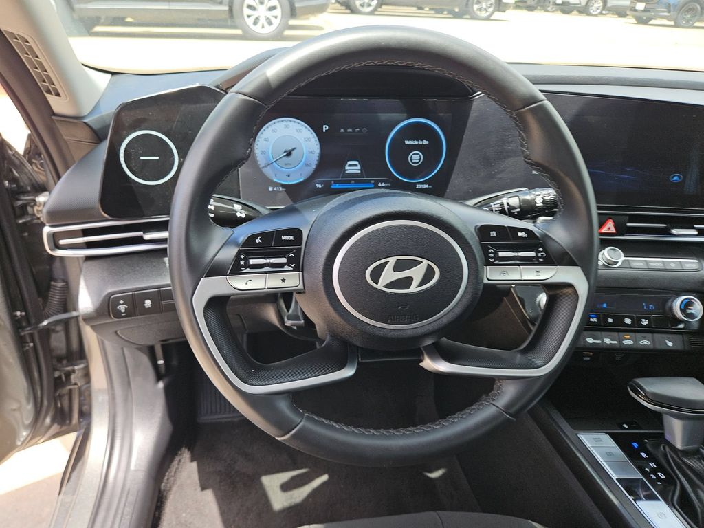 Thumbnail: 2025 Hyundai Elantra - 18