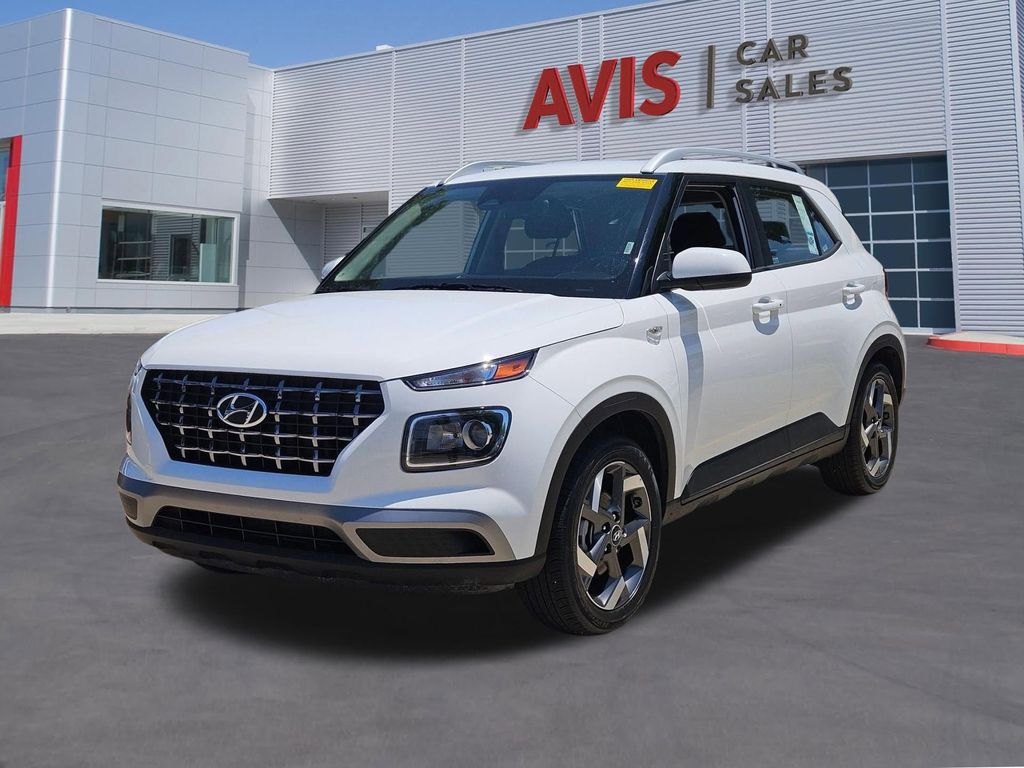 2025 Hyundai Venue SEL IVT's photo