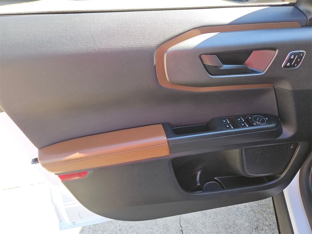 Thumbnail: 2025 Ford Bronco Sport - 13