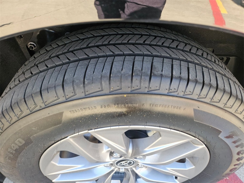 Thumbnail: 2025 Toyota Sienna - 26