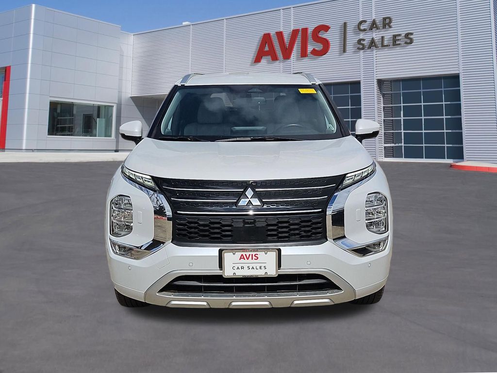 Thumbnail: 2024 Mitsubishi Outlander - 2