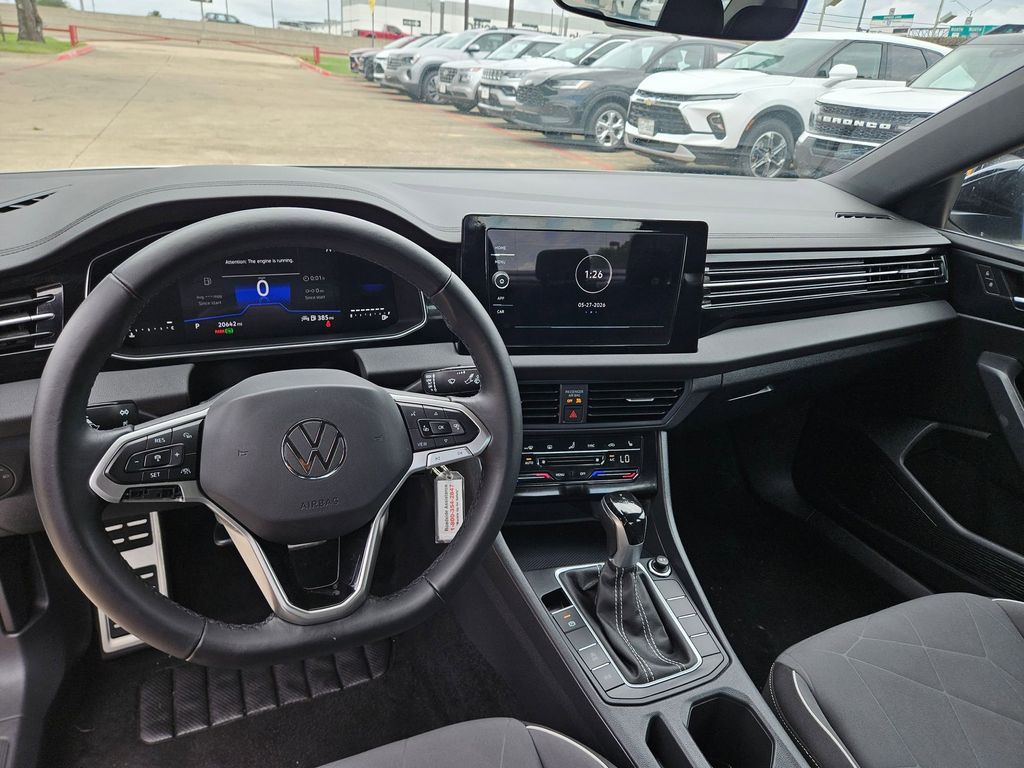Thumbnail: 2025 Volkswagen Jetta - 16