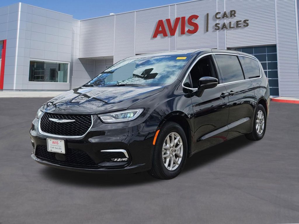 Thumbnail: 2025 Chrysler Pacifica - 1