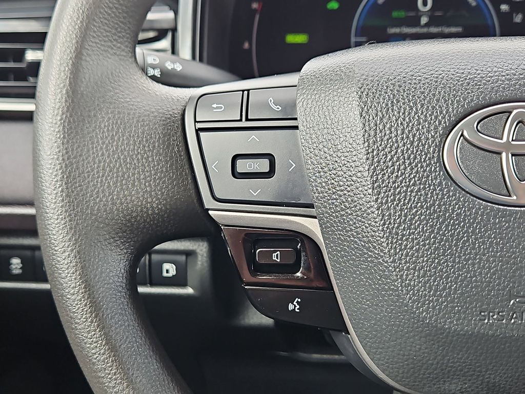 Thumbnail: 2025 Toyota Camry - 21