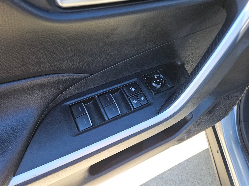 Thumbnail: 2025 Toyota RAV4 - 15