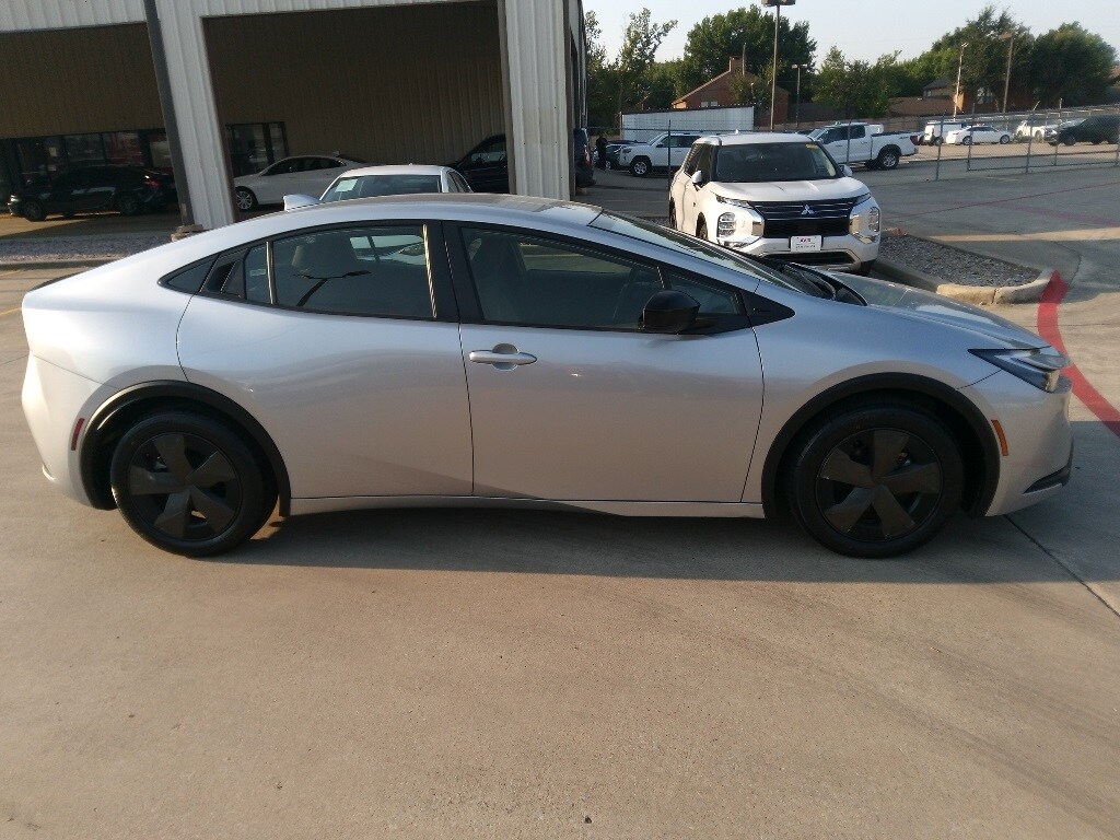 Thumbnail: 2024 Toyota Prius - 4
