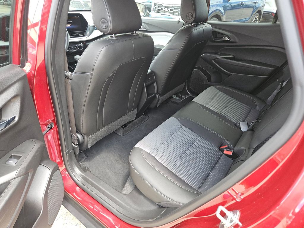 Thumbnail: 2025 Chevrolet Trax - 28