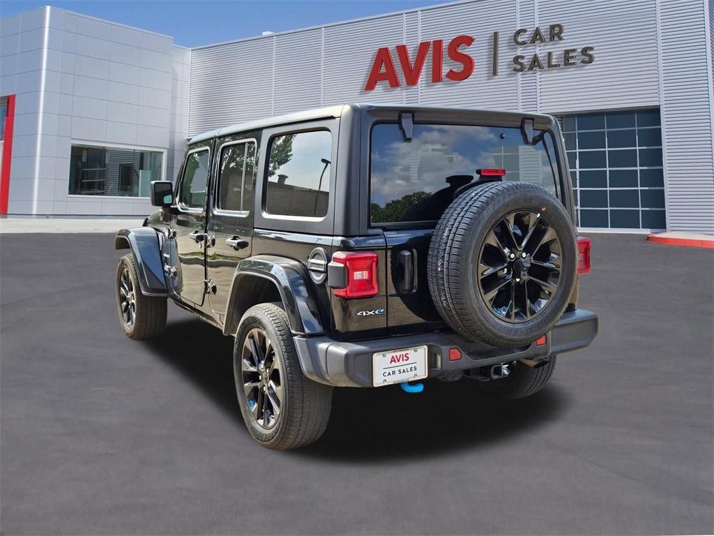 2023 Jeep Wrangler Sahara 9