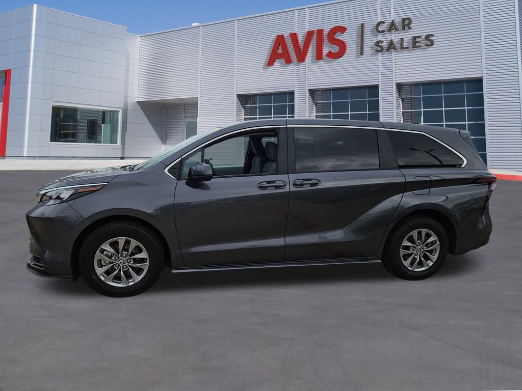 Thumbnail: 2025 Toyota Sienna - 2