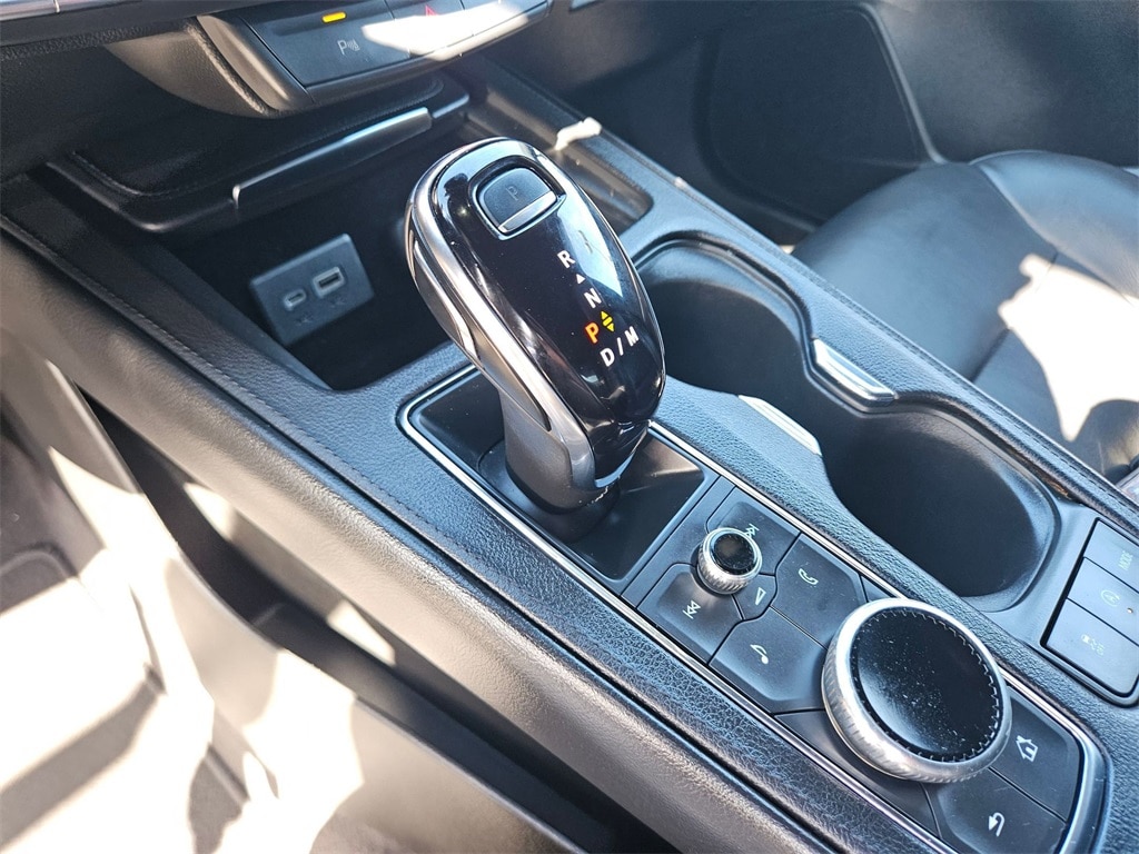 Thumbnail: 2023 Cadillac XT4 - 25