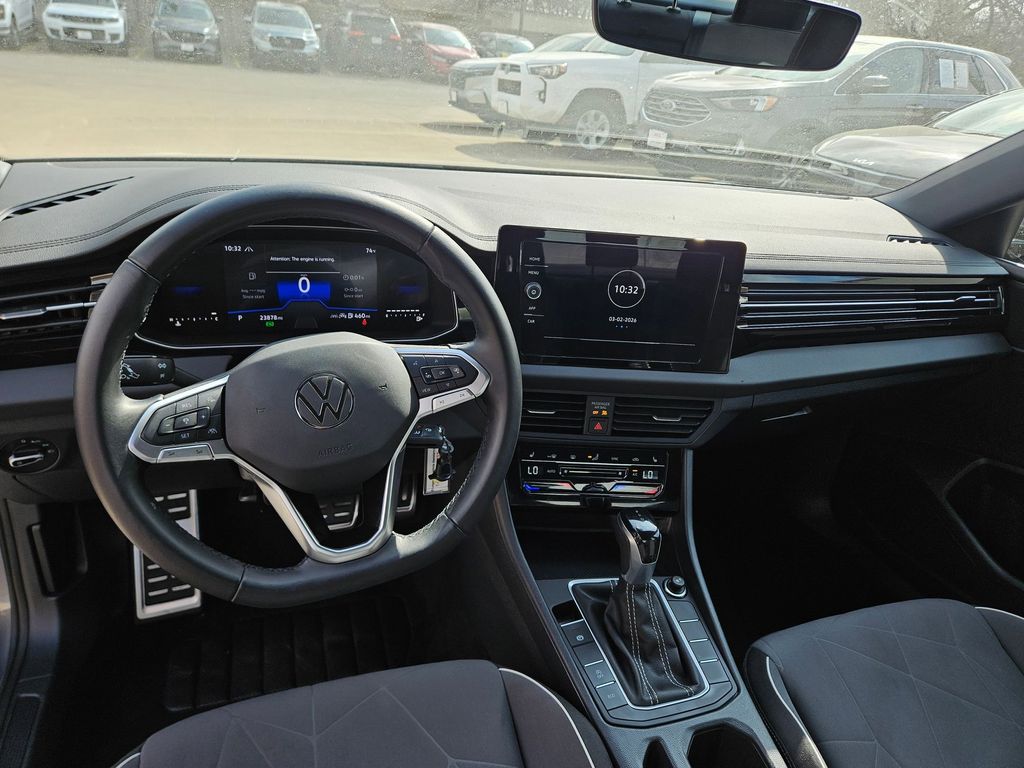 Thumbnail: 2025 Volkswagen Jetta - 16