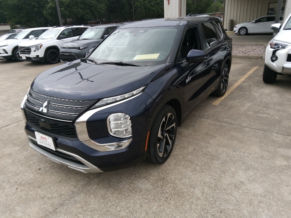 Thumbnail: 2023 Mitsubishi Outlander - 2