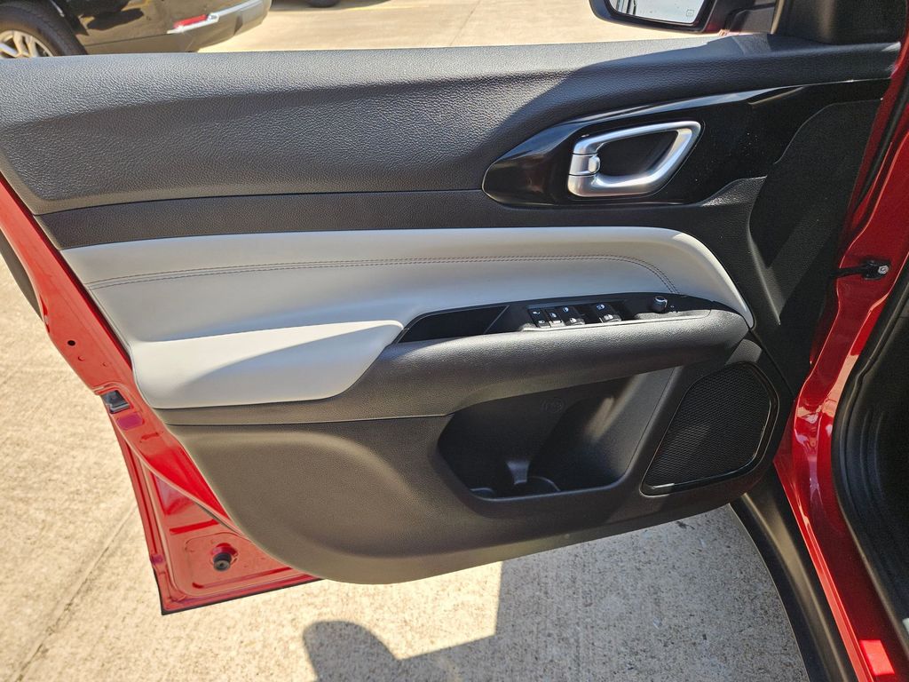 Thumbnail: 2025 Jeep Compass - 14