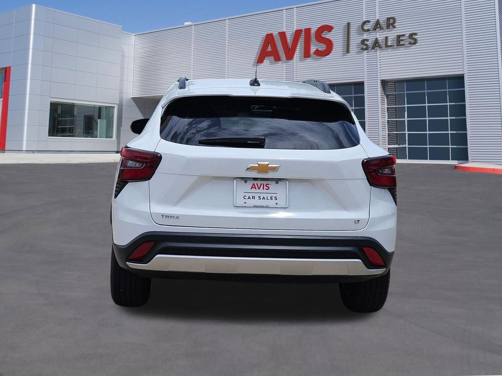 Thumbnail: 2025 Chevrolet Trax - 5