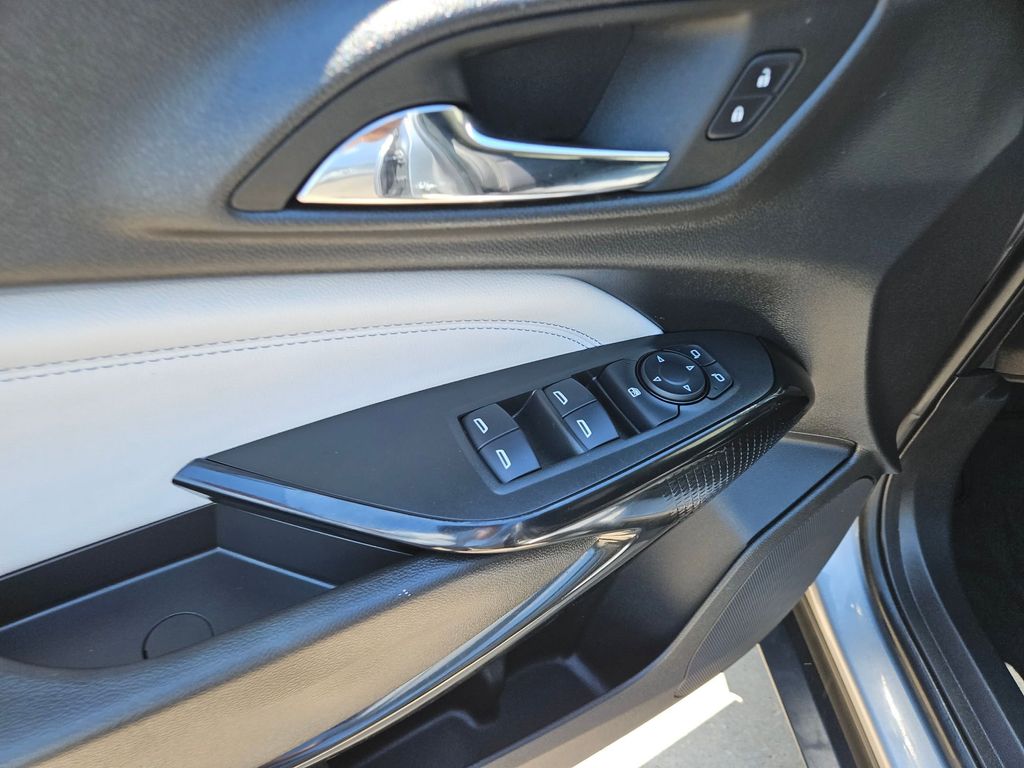 Thumbnail: 2025 Chevrolet Trax - 11
