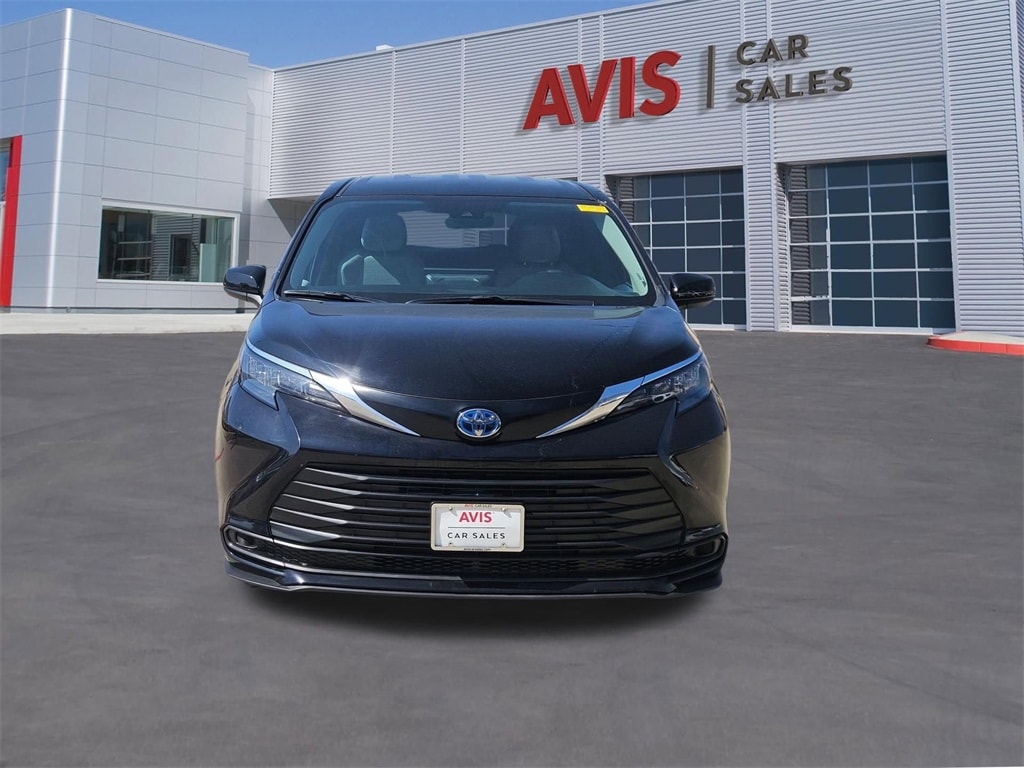 Thumbnail: 2025 Toyota Sienna - 10