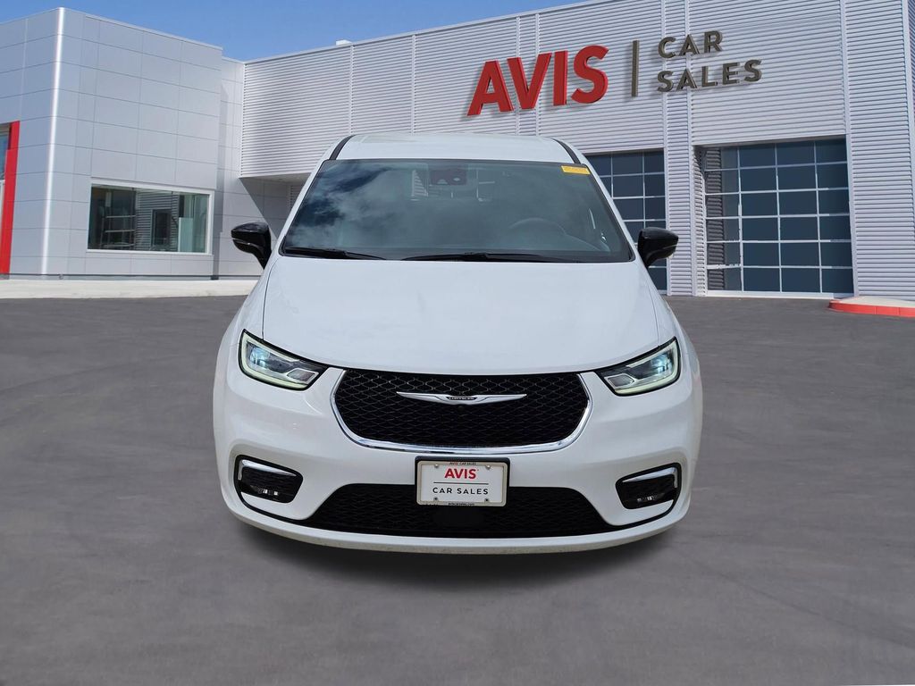 Thumbnail: 2025 Chrysler Pacifica - 10