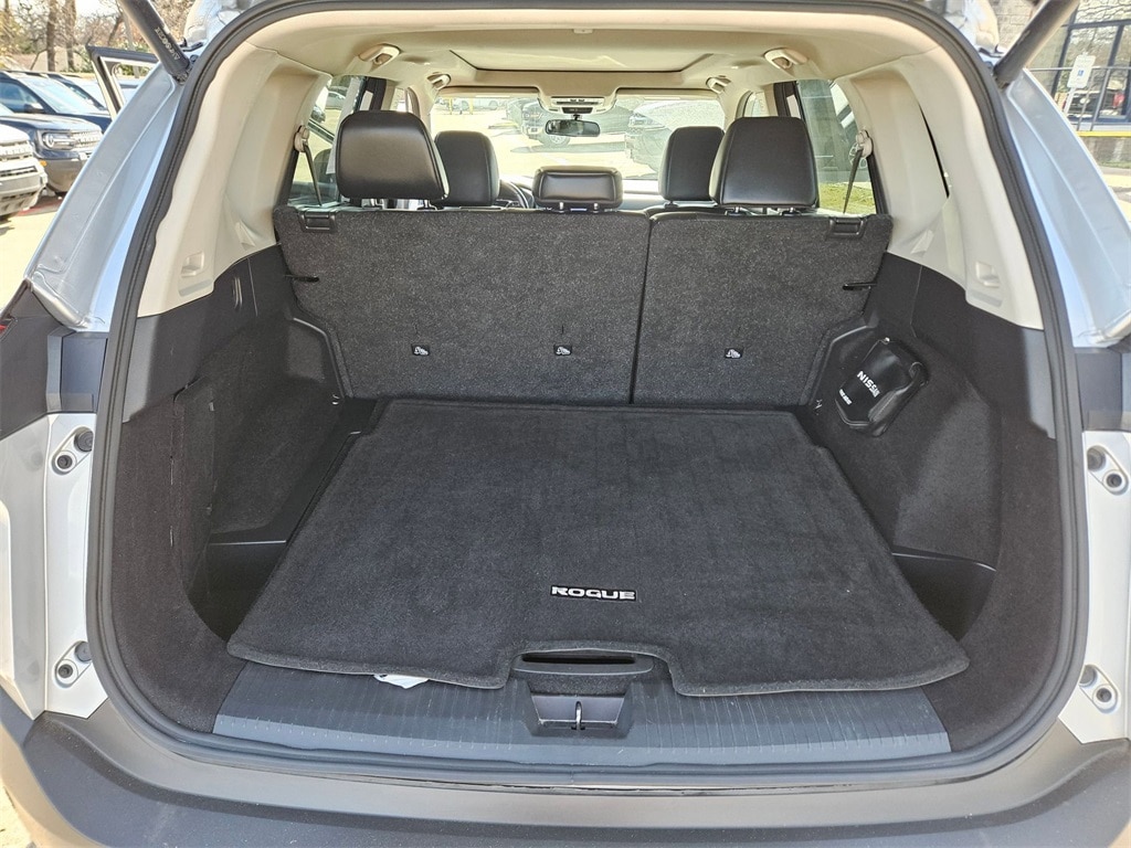 Thumbnail: 2023 Nissan Rogue - 24