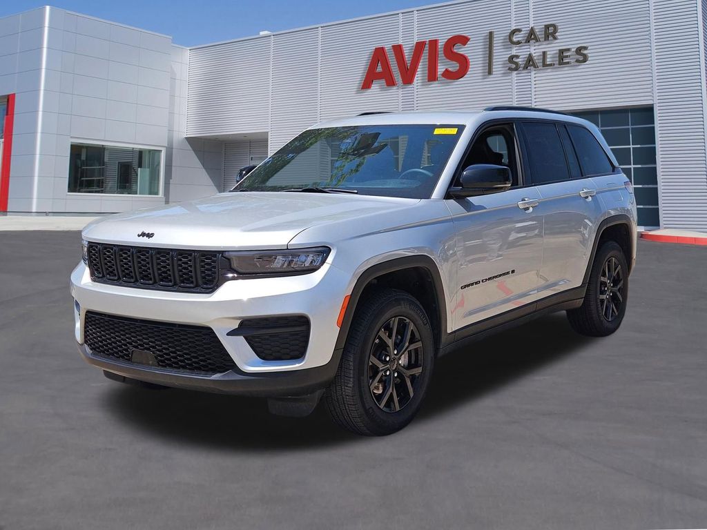2025 Jeep Grand Cherokee Altitude 4x4's photo