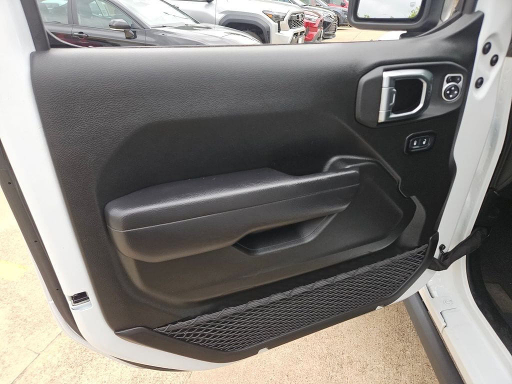 Thumbnail: 2025 Jeep Wrangler - 14