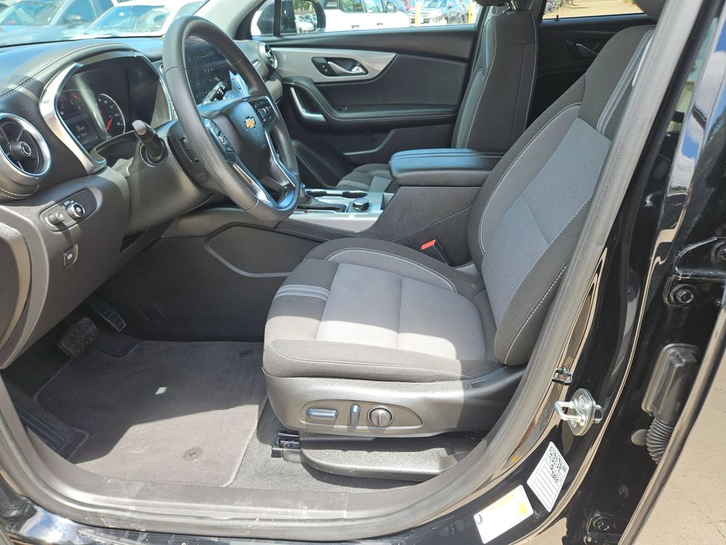 Thumbnail: 2025 Chevrolet Blazer - 14