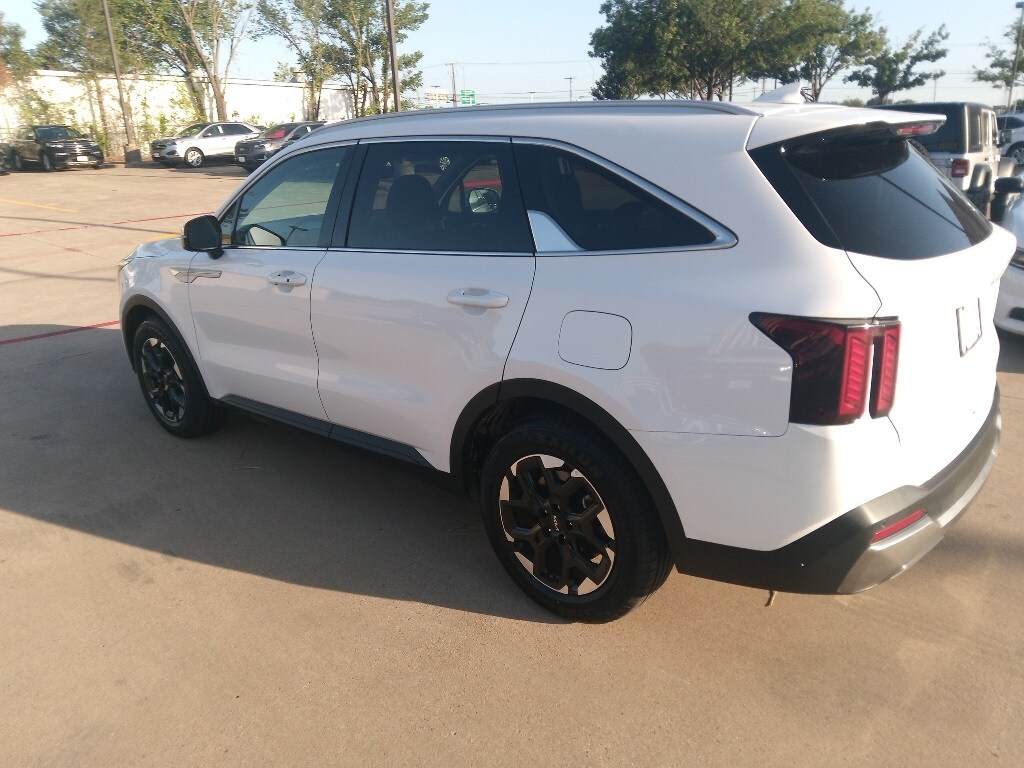 Thumbnail: 2024 Kia Sorento - 4