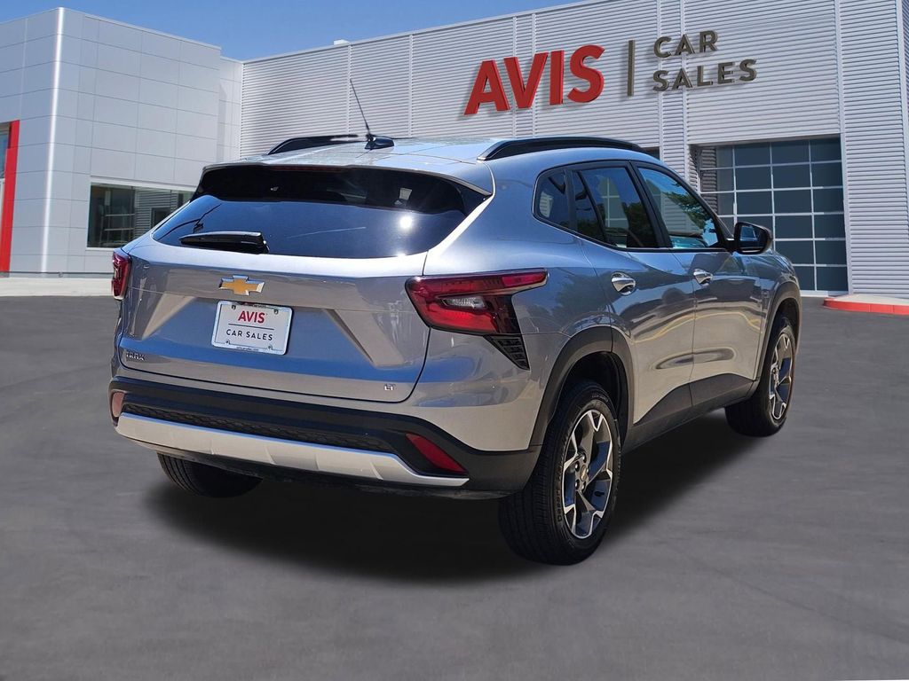 Thumbnail: 2025 Chevrolet Trax - 6