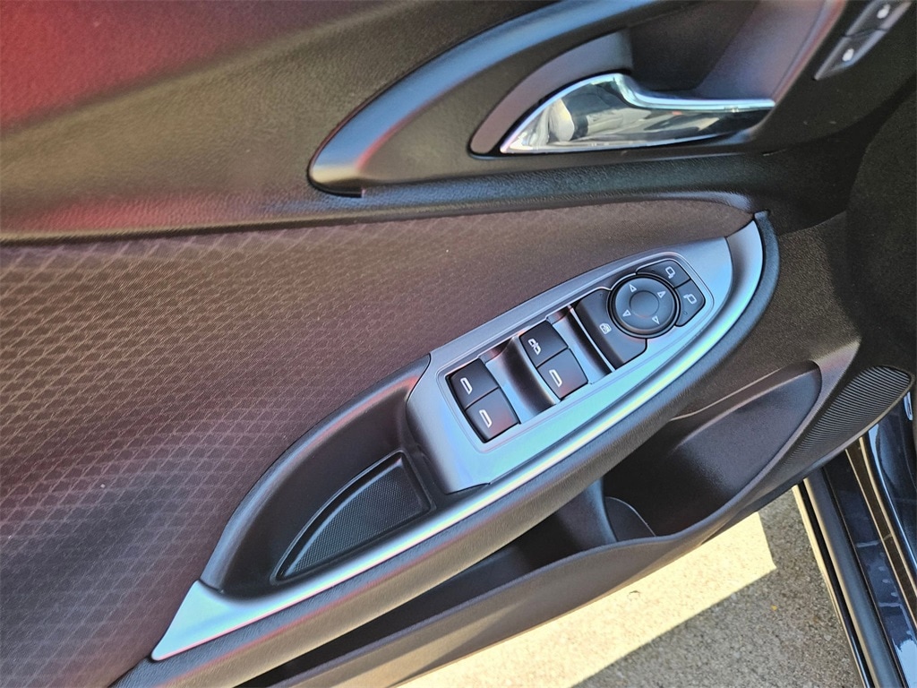 Thumbnail: 2023 Chevrolet Malibu - 16