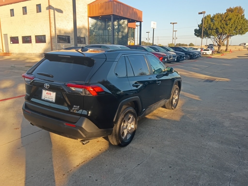 Thumbnail: 2025 Toyota RAV4 - 8