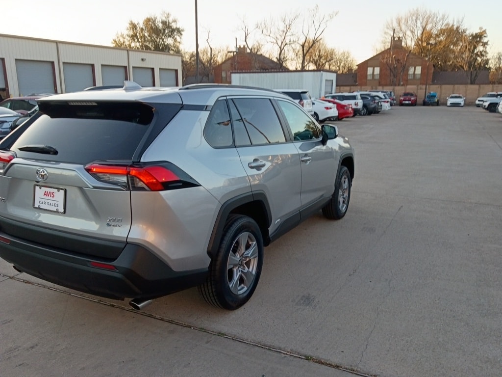 Thumbnail: 2025 Toyota RAV4 - 9