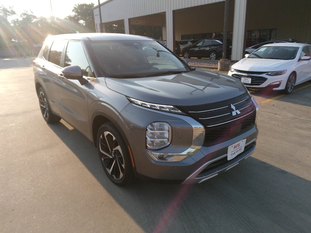 2024 Mitsubishi Outlander SE photo 4