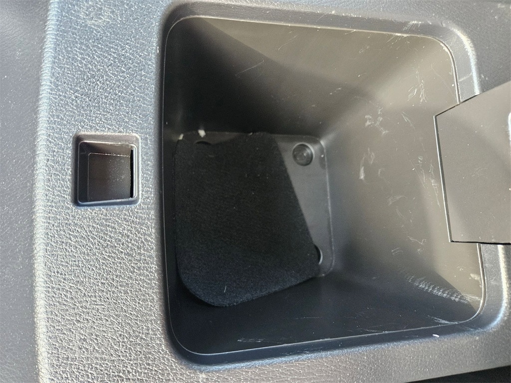 Thumbnail: 2024 Mitsubishi Outlander - 27