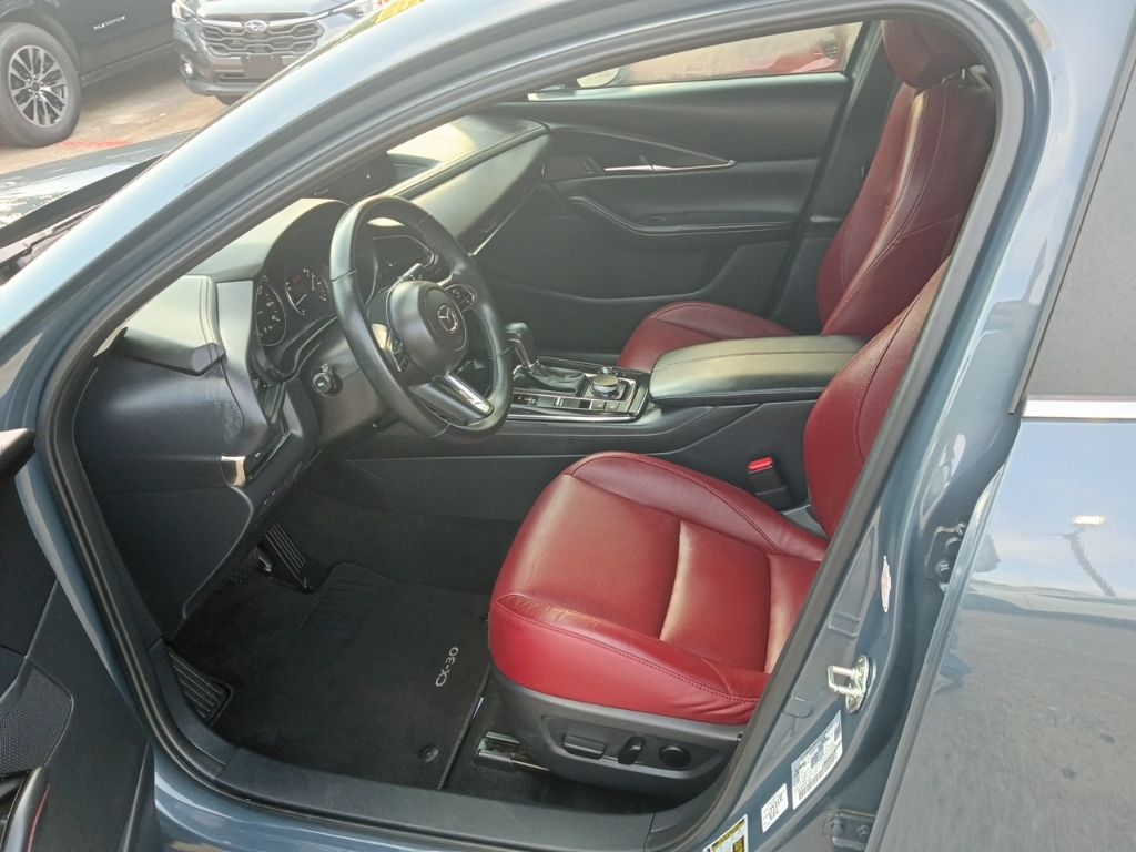 Thumbnail: 2025 Mazda CX-30 - 4