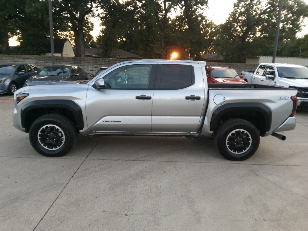 Thumbnail: 2025 Toyota Tacoma - 4