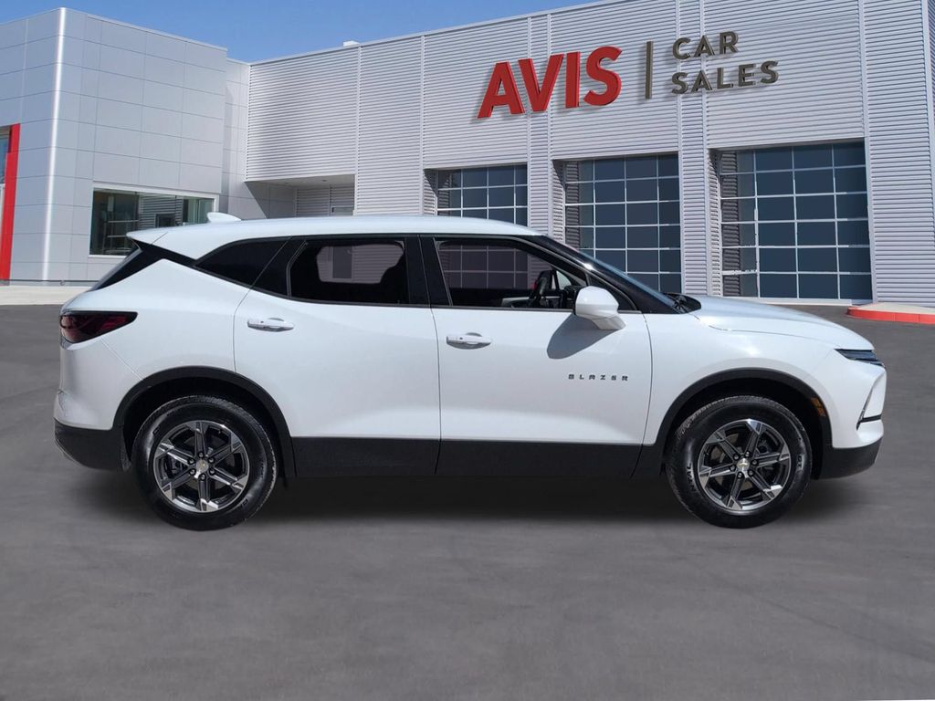 2025 Chevrolet Blazer 2LT - Photo 5
