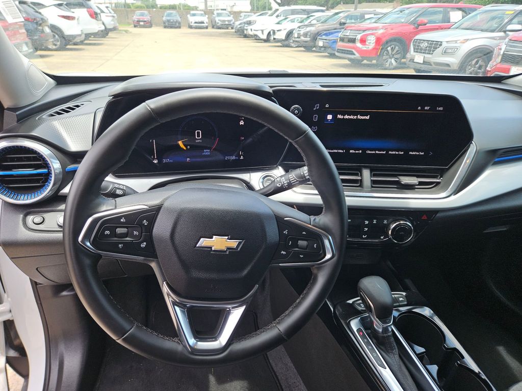 Thumbnail: 2025 Chevrolet Trax - 17