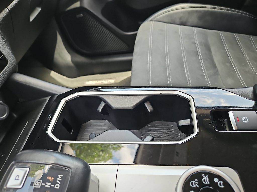 Thumbnail: 2025 Mitsubishi Outlander - 24