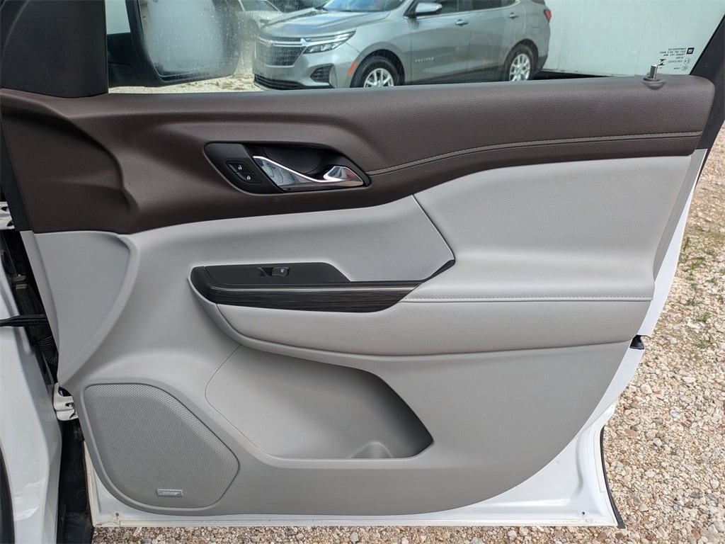 2023 GMC Acadia SLT 29