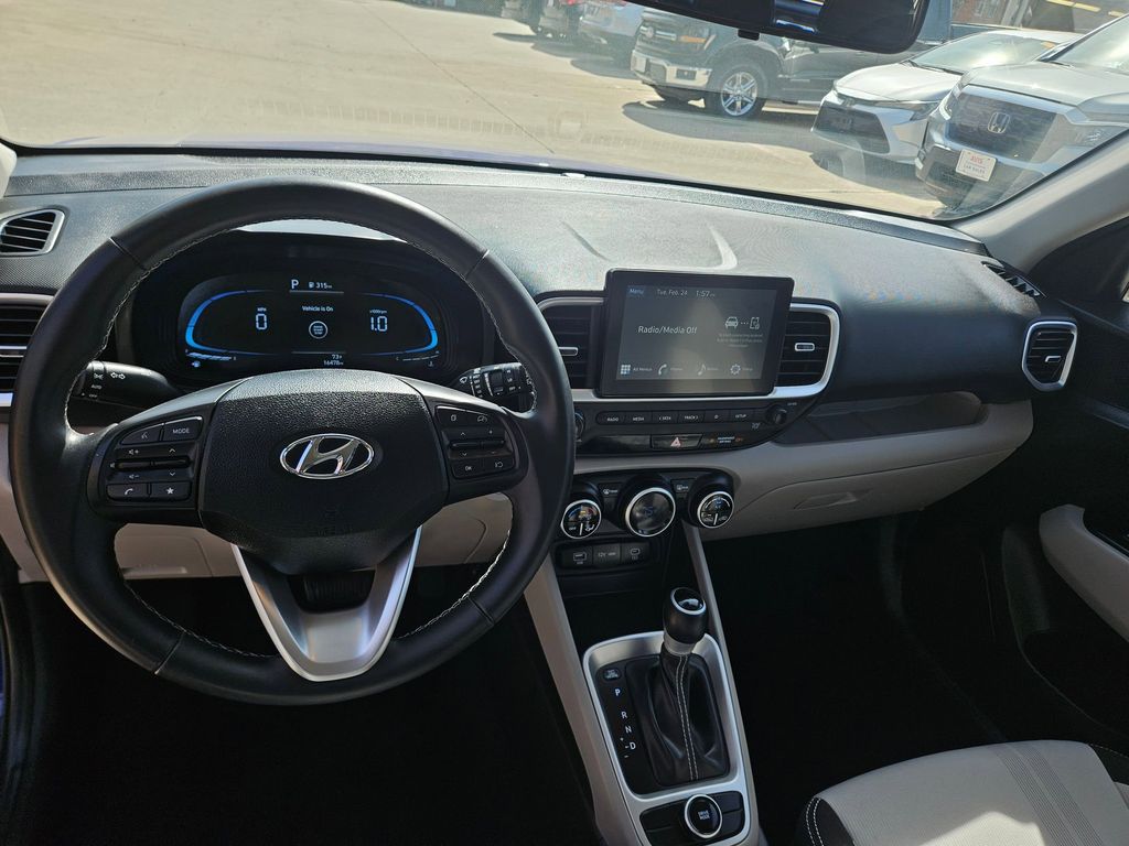 Thumbnail: 2025 Hyundai Venue - 16