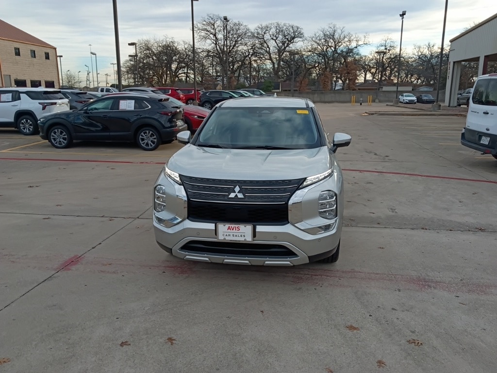 Thumbnail: 2024 Mitsubishi Outlander - 2