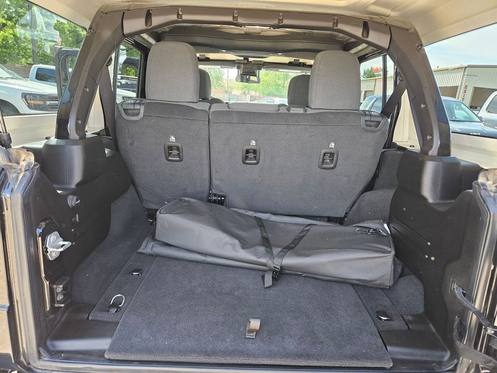 Thumbnail: 2025 Jeep Wrangler - 23