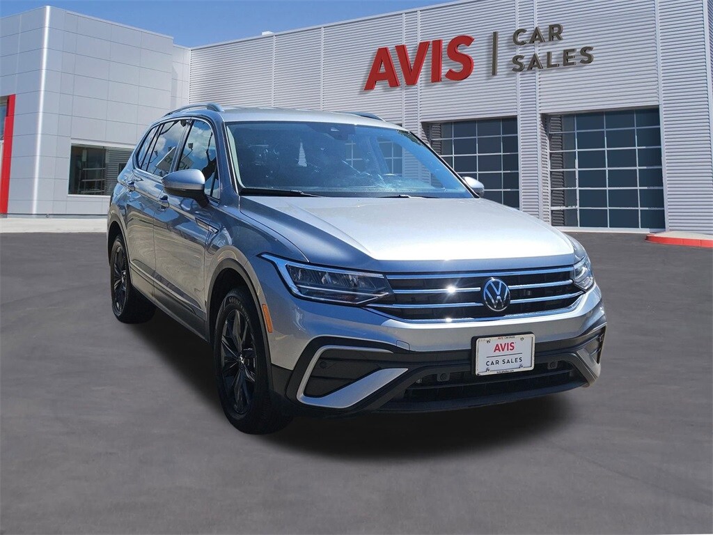 2024 Volkswagen Tiguan SE Wolfsburg Edition photo 2