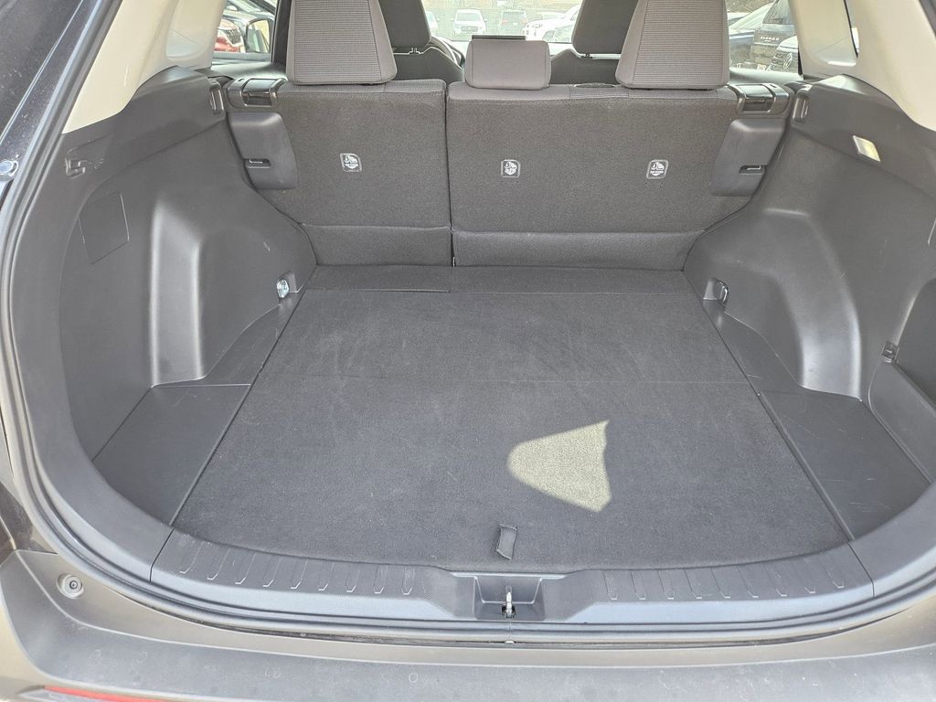 Thumbnail: 2025 Toyota RAV4 - 24