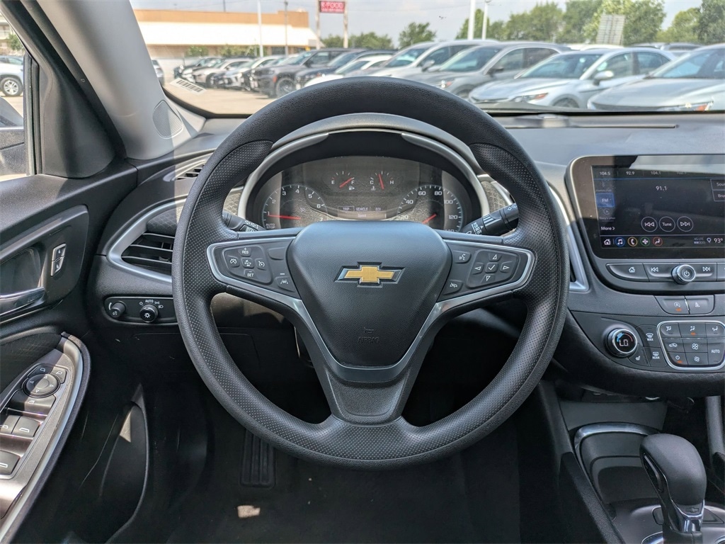 Thumbnail: 2023 Chevrolet Malibu - 22