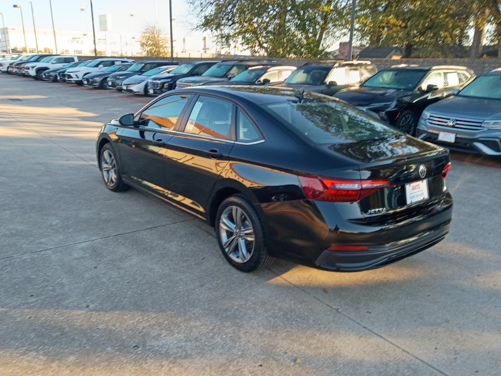 Thumbnail: 2024 Volkswagen Jetta - 12