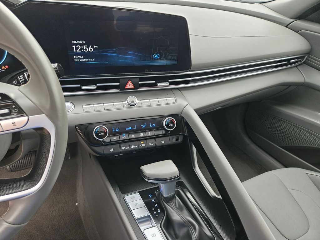 Thumbnail: 2025 Hyundai Elantra - 19