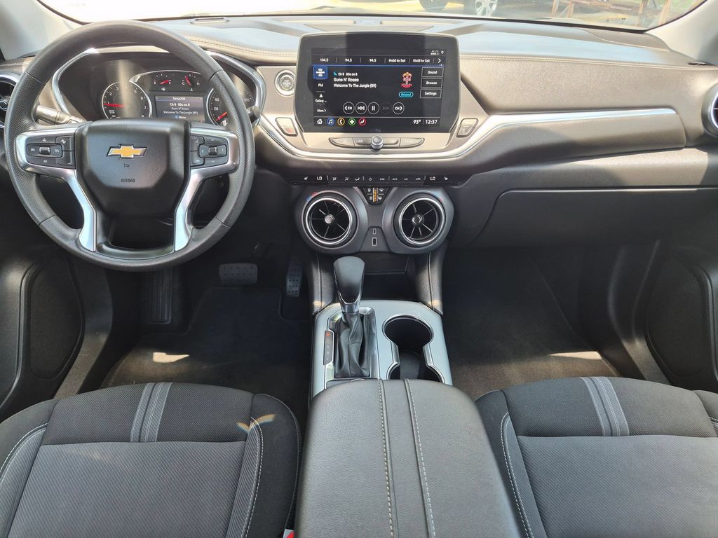 Thumbnail: 2025 Chevrolet Blazer - 25
