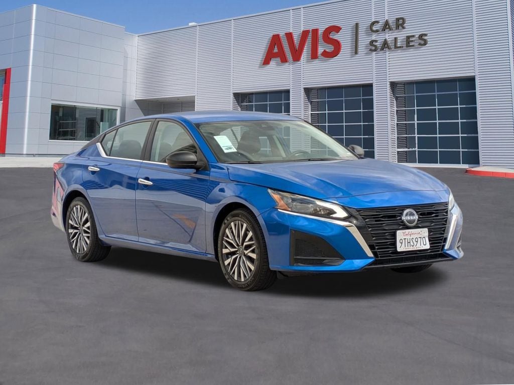 Thumbnail: 2025 Nissan Altima - 3